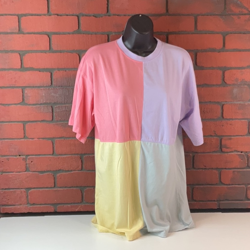 Misguided Woman's Size 2 Multicolor Color Blocked T-Shirt –‎ Trendy, Casual